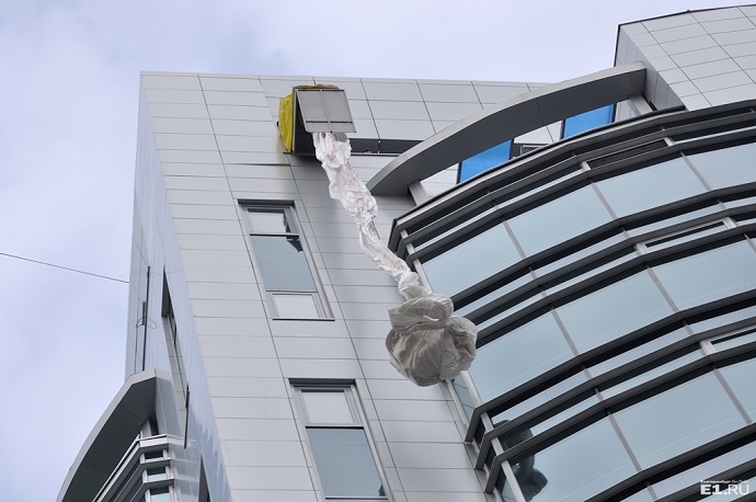 Использование спасательного рукава